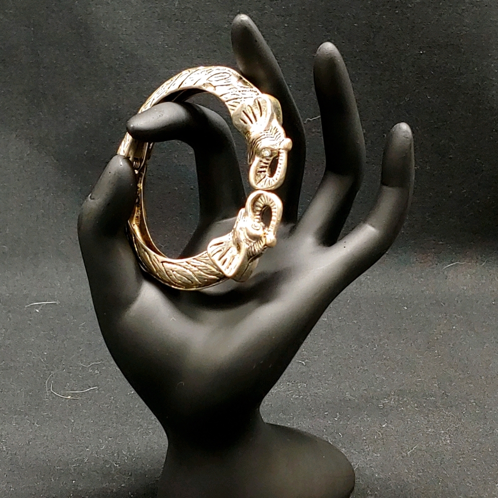 Silver Tone Elephant Bracelet